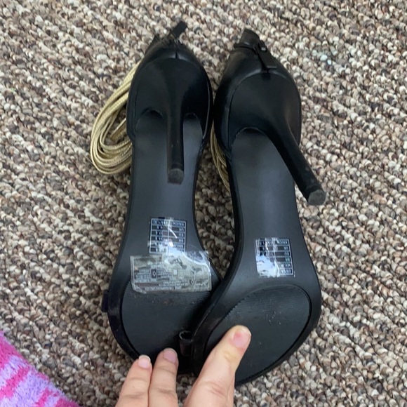 Like new high heel - Picture 3 of 4